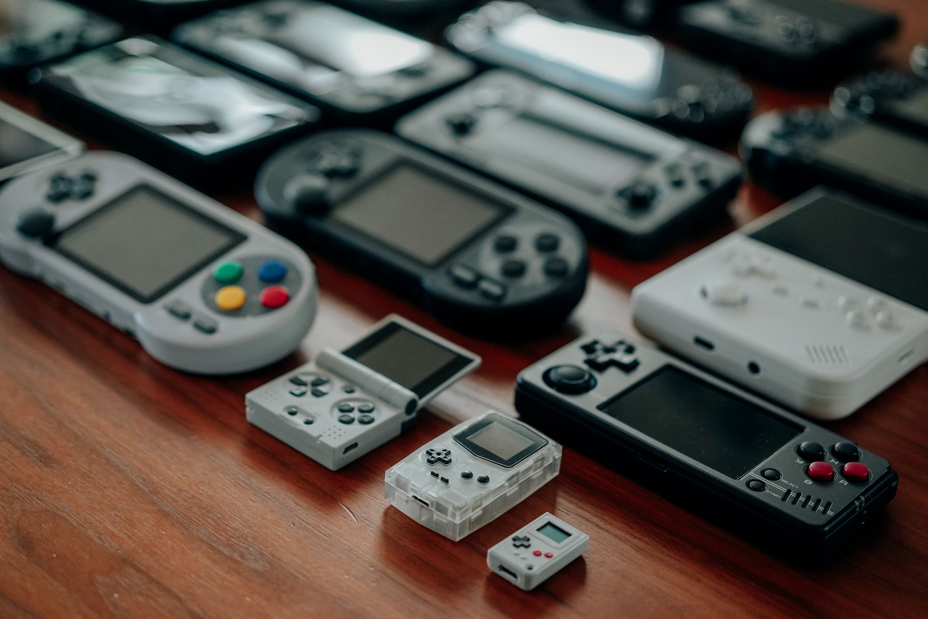 Evercade Nexus : la console rétro portable arrive le 30 octobre 2026 avec Banjo-Kazooie